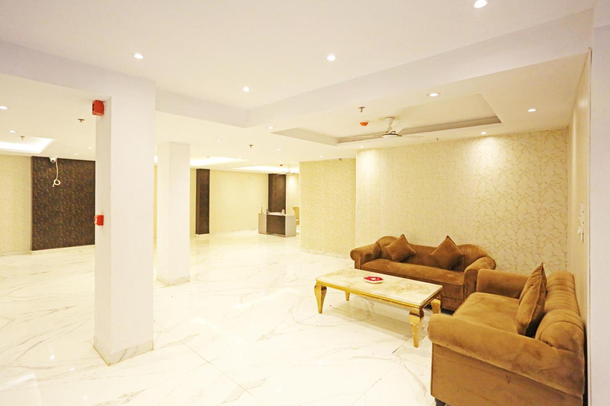 Hotel Mayfair Just A Minute Away From New Delhi Railway Station And Connaught Place Exterior foto