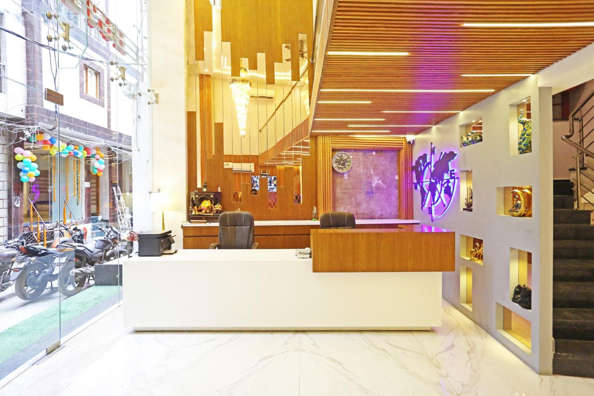 Hotel Mayfair Just A Minute Away From New Delhi Railway Station And Connaught Place Exterior foto